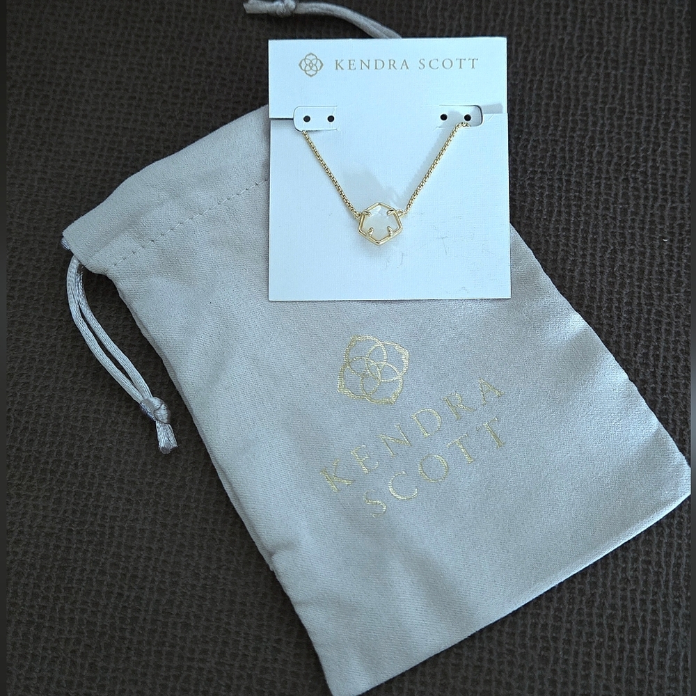 Kendra Scott "Jaxon" Gold💛 Short Pendant Necklace - NWT - Picture 5 of 16